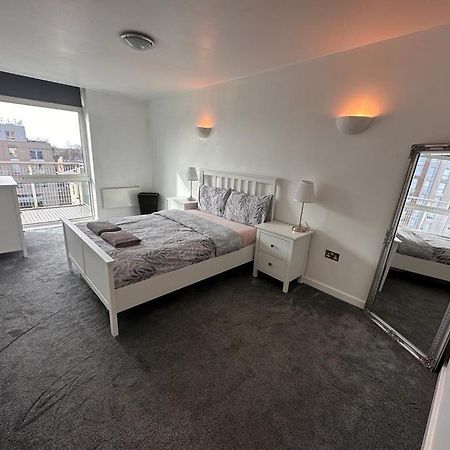 Recently Refurbished Apt Central Mk Free Parking Milton Keynes Buitenkant foto