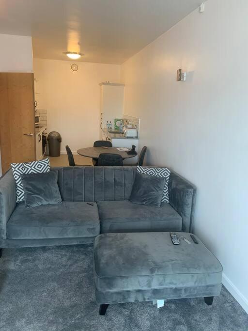 Recently Refurbished Apt Central Mk Free Parking Milton Keynes Buitenkant foto