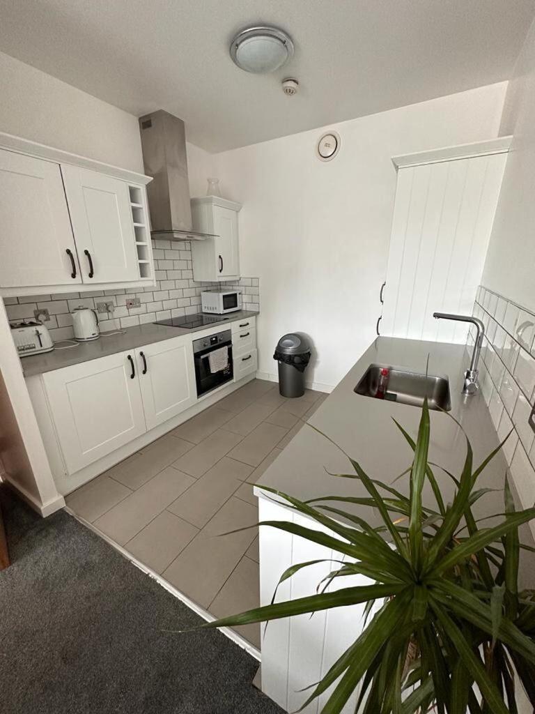 Recently Refurbished Apt Central Mk Free Parking Milton Keynes Buitenkant foto